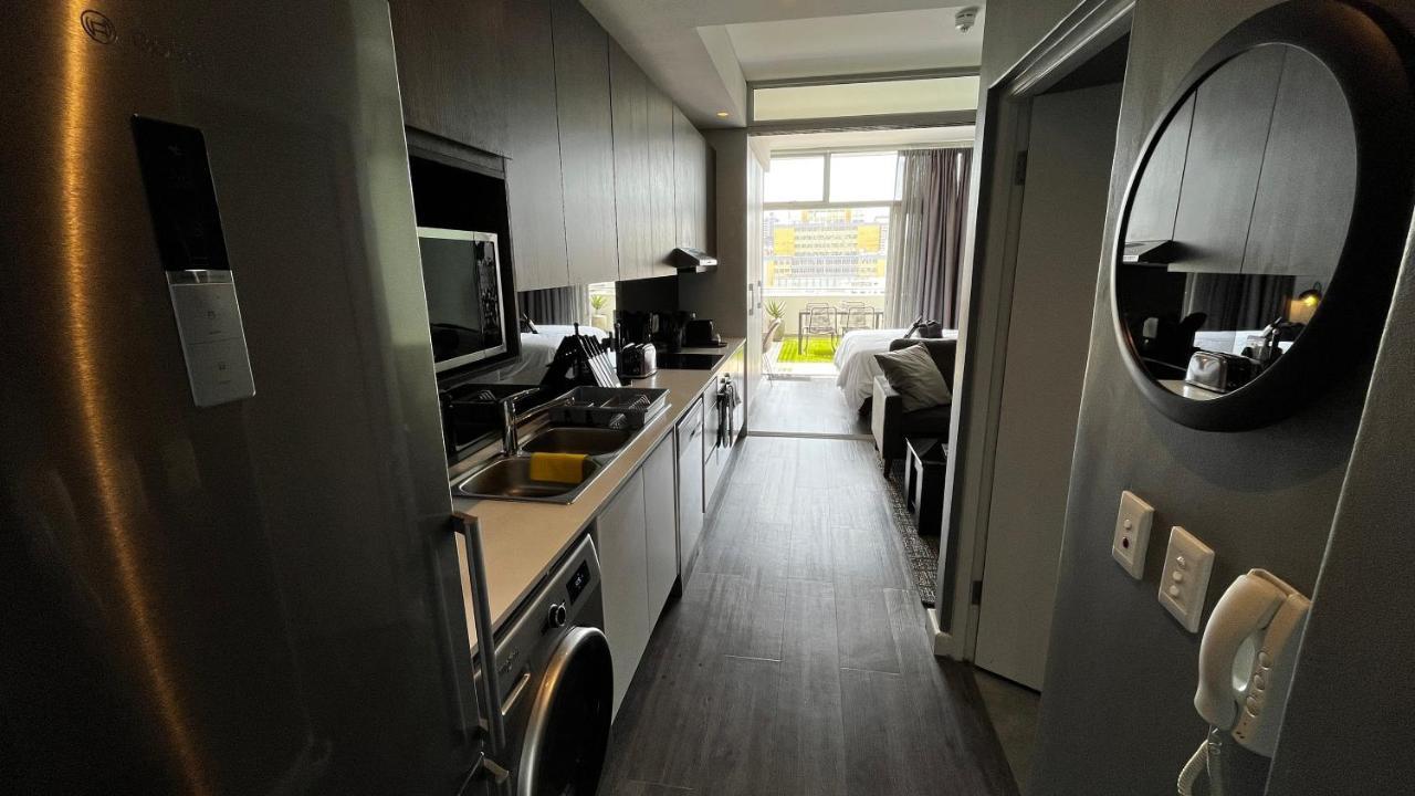 Modern Luxury Studio With Breathtaking City Views - No Load Shedding Cape Town Exterior photo